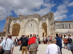 Déambulation-concert à l'abbaye de TRIZAY   17 juin 2018