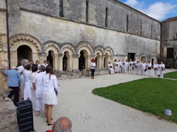 Déambulation-concert à l'abbaye de TRIZAY   17 juin 2018