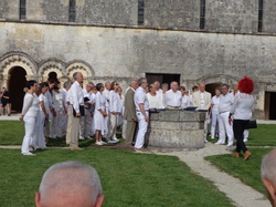 Déambulation-concert à l'abbaye de TRIZAY   17 juin 2018